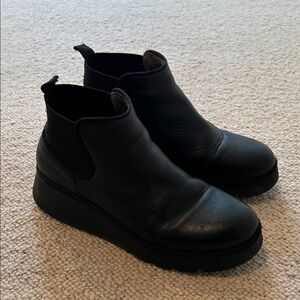 Fly London Black Women's platform Ankle Boots size 38 (USA 7.5)